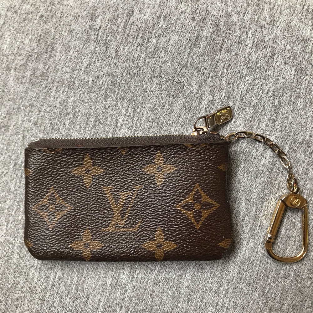 LV key pouch